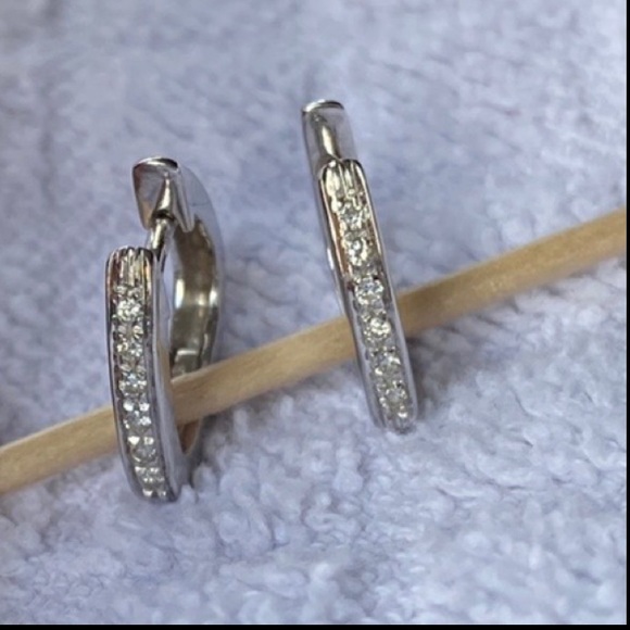 💕HP💕 18k white gold Diamond earrings purchased in Italy 🇮🇹 - appraisal included - Picture 3 of 17
